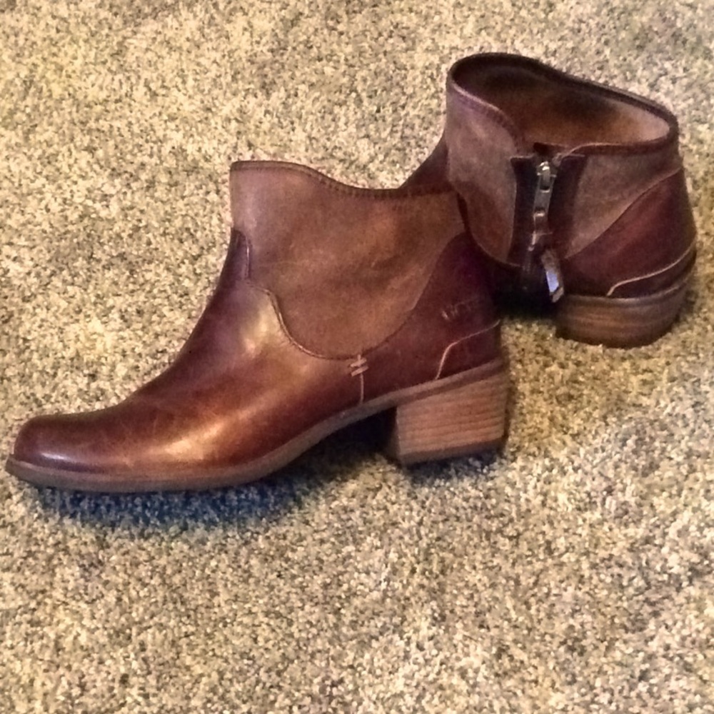 UGG Australian Penelope Leather Ankle Boots Shoes